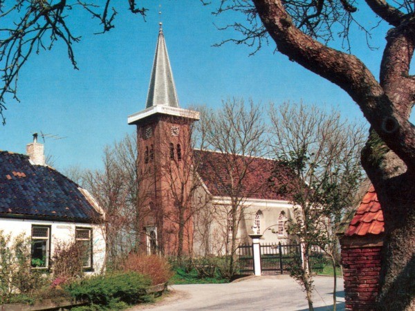 Saaxumhuizen kerk en dorp